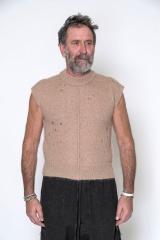 Marc Point Sleeveless shirt with holes