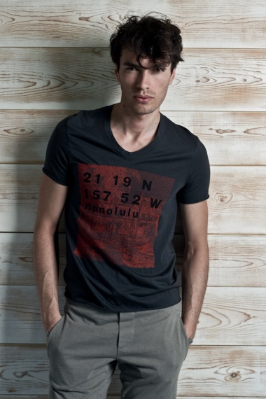 Nicolas & Mark T-shirt with Urban Embroidery