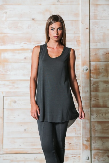 Nicolas & Mark Sleeveless top with criss-crossed back